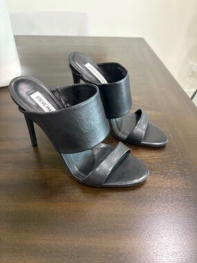 Used good condition Steve Madden Black Leather Double-Band Stiletto Mules